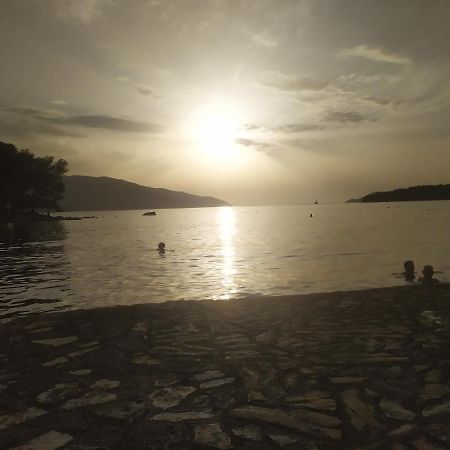 Guesthouse Wish Stari Grad  Bagian luar foto