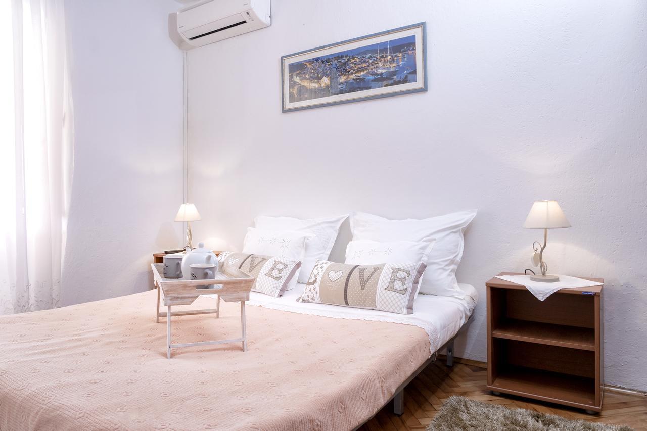 Guesthouse Wish Stari Grad  Bagian luar foto