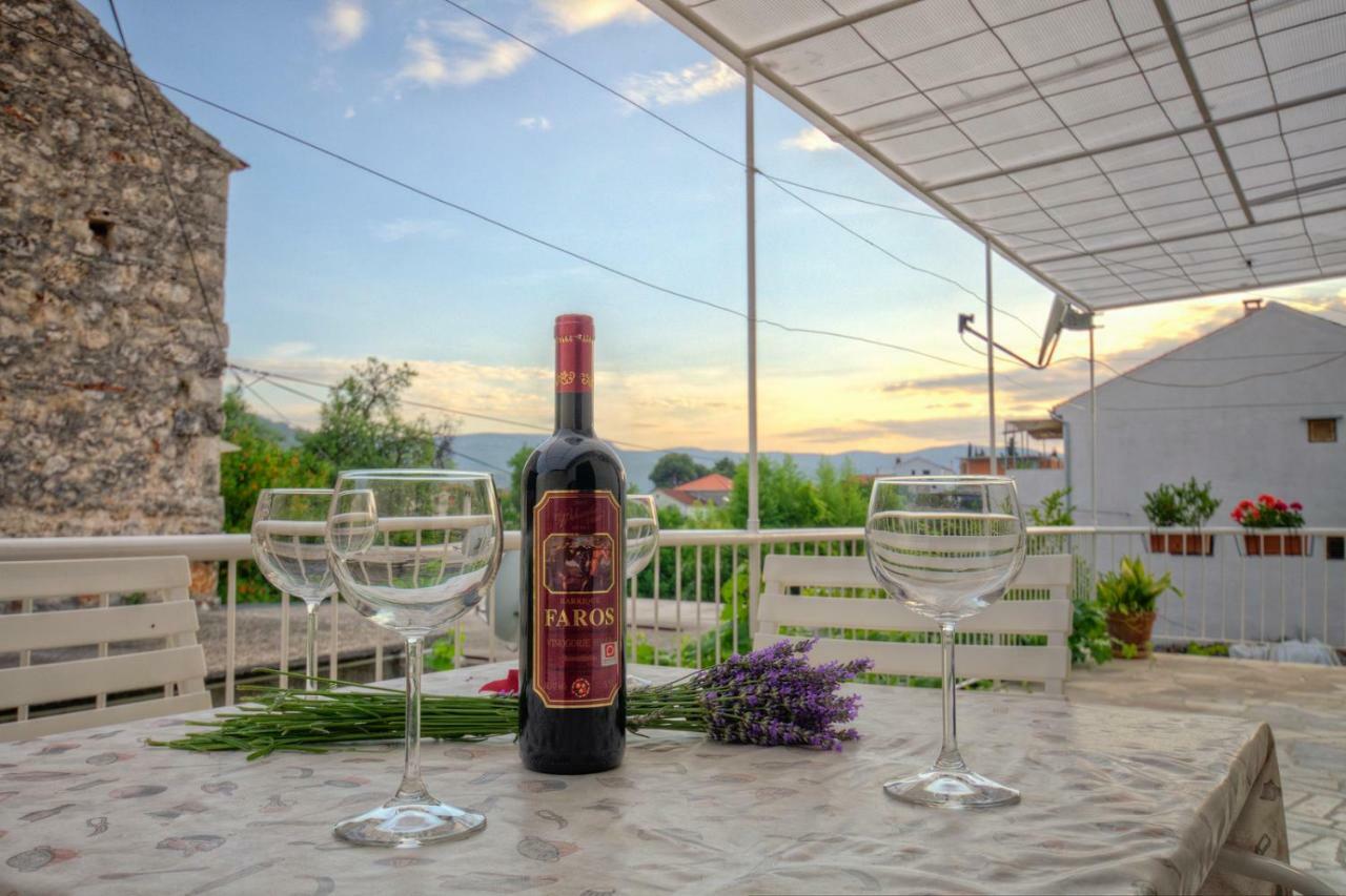 Guesthouse Wish Stari Grad  Bagian luar foto