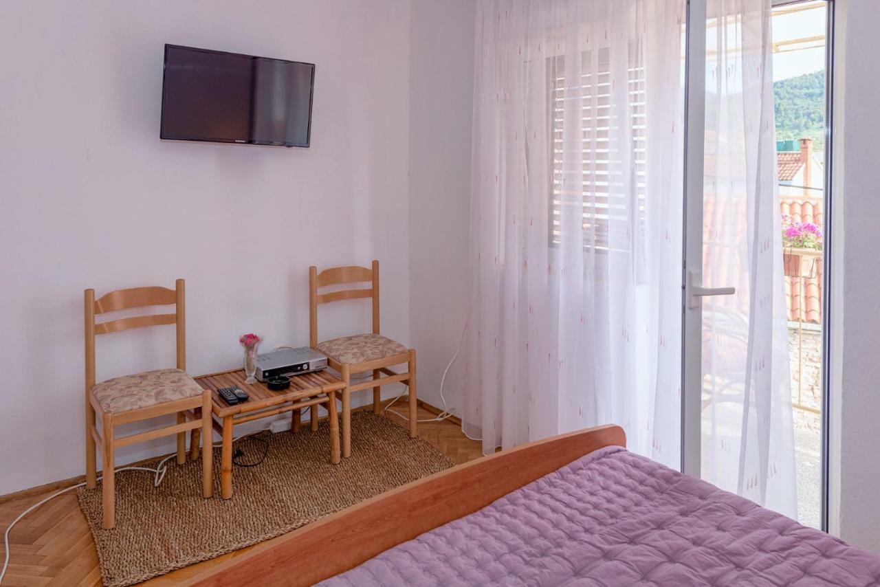 Guesthouse Wish Stari Grad  Bagian luar foto