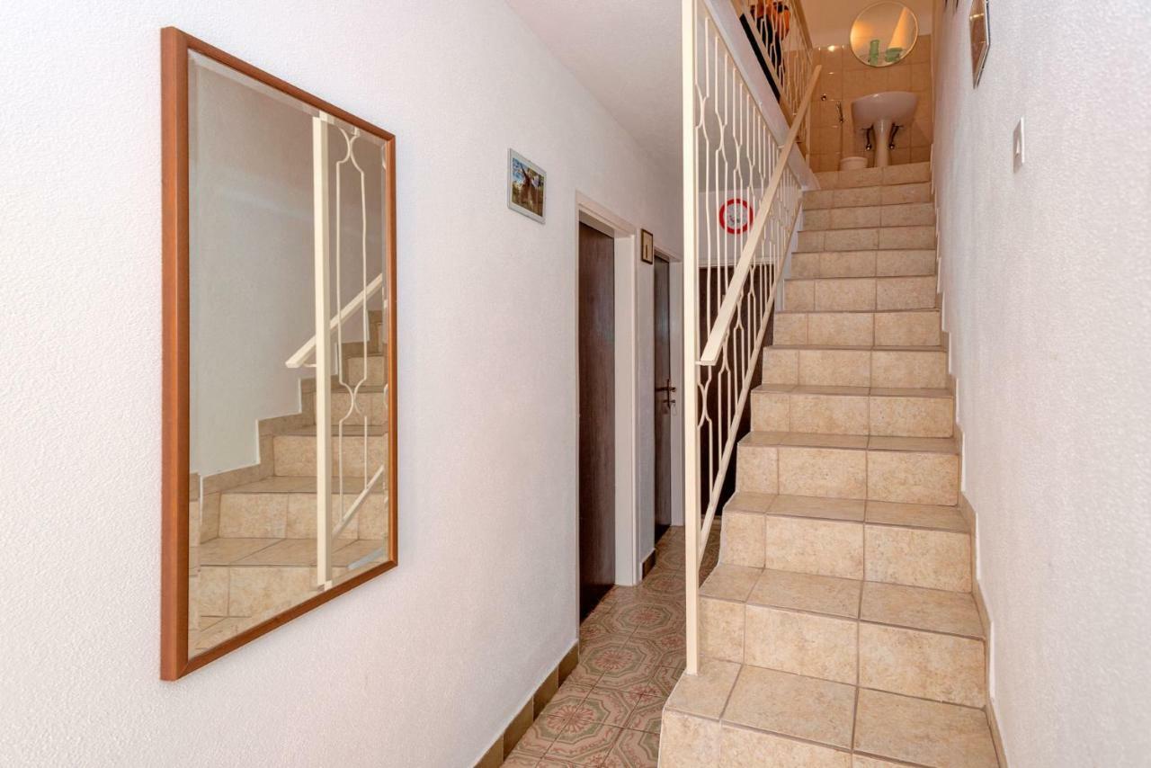 Guesthouse Wish Stari Grad  Bagian luar foto