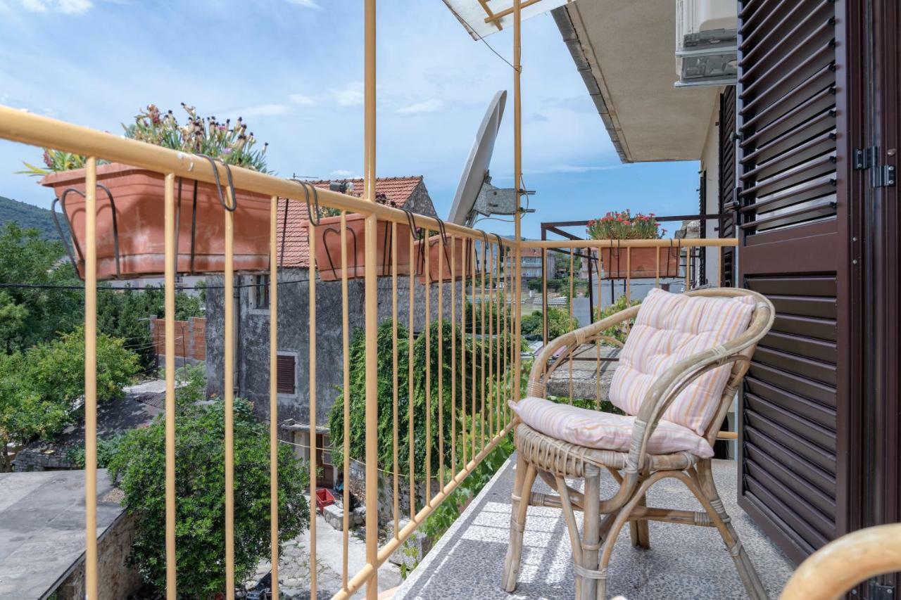 Guesthouse Wish Stari Grad  Bagian luar foto